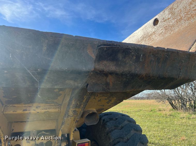 image for item DQ6710 1997 Caterpillar D300E  haul truck