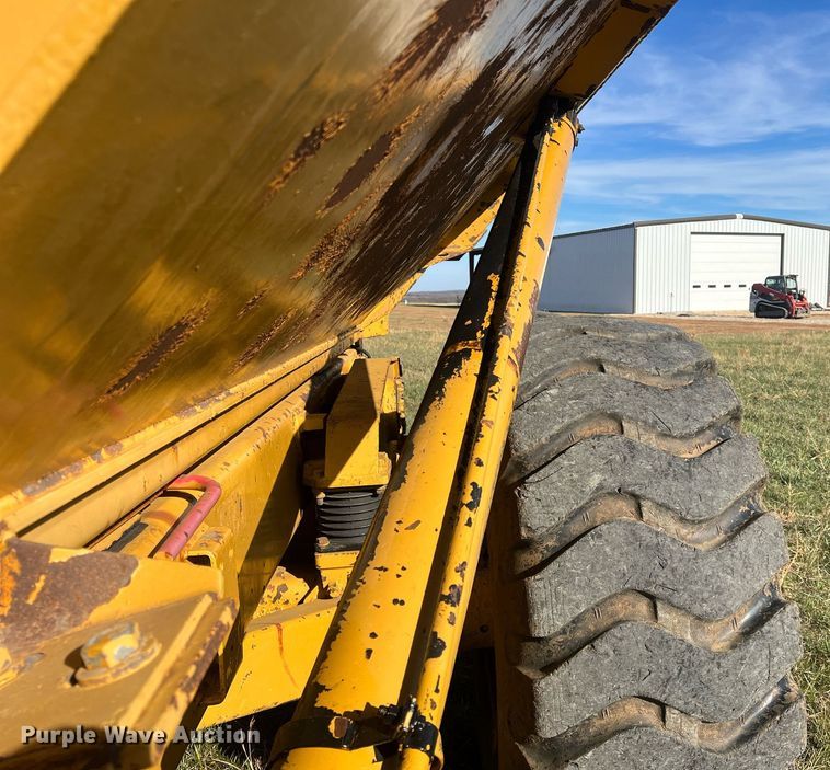 image for item DQ6710 1997 Caterpillar D300E  haul truck