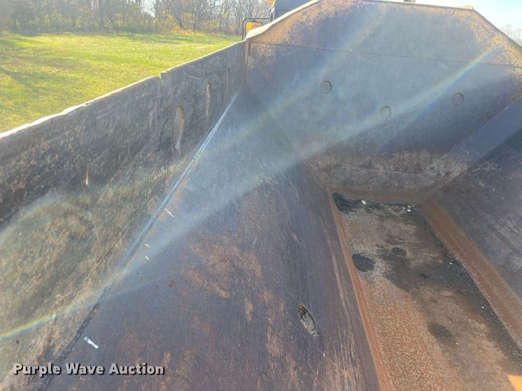 image for item DQ6710 1997 Caterpillar D300E  haul truck