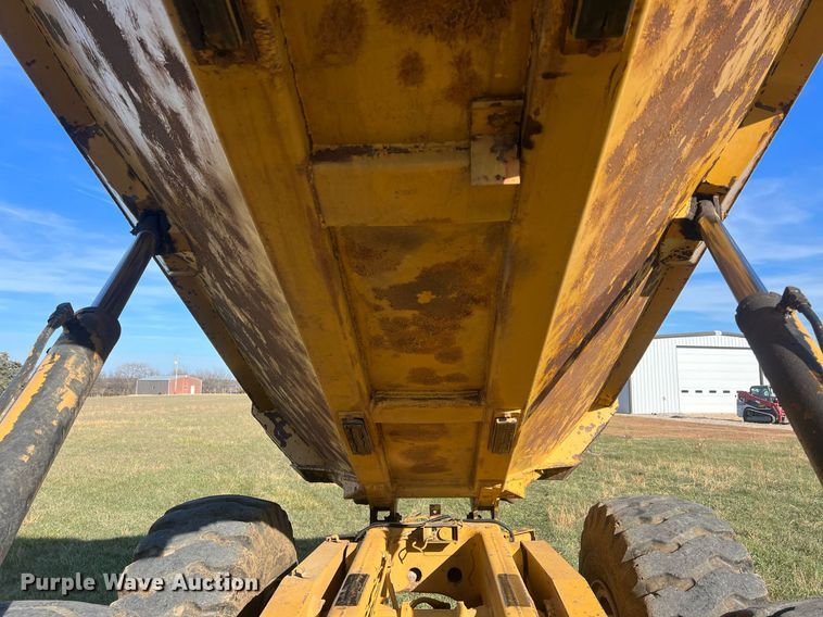 image for item DQ6710 1997 Caterpillar D300E  haul truck