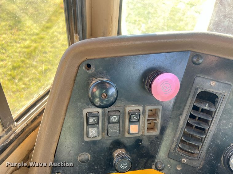 image for item DQ6710 1997 Caterpillar D300E  haul truck