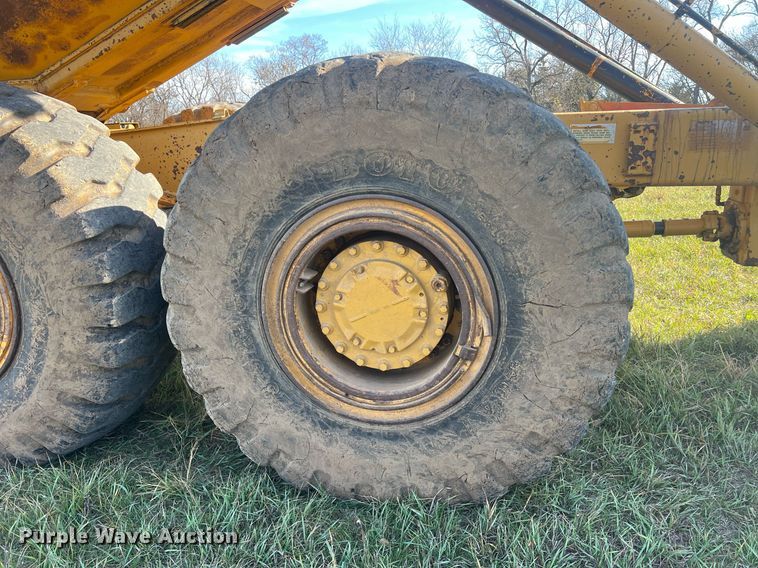 image for item DQ6710 1997 Caterpillar D300E  haul truck