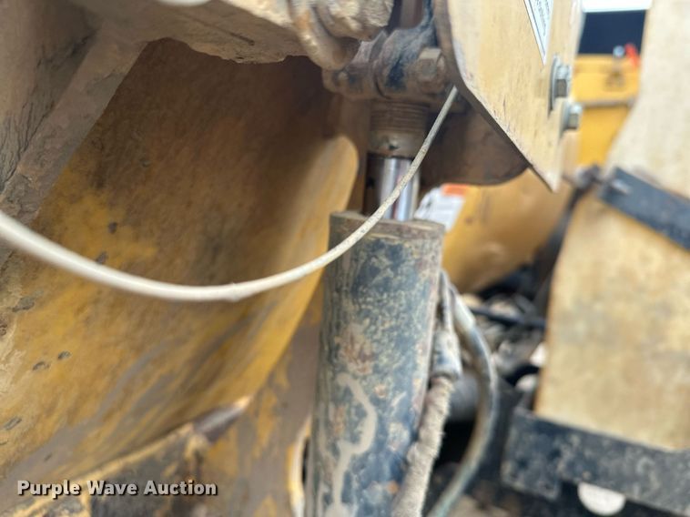 image for item DQ7403 2012 Vermeer V500LE-HD  vacuum excavator