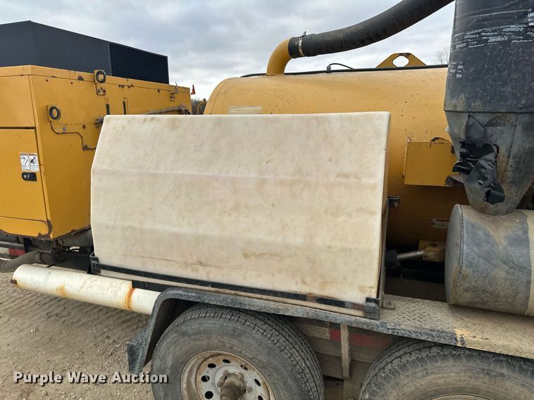 image for item DQ7403 2012 Vermeer V500LE-HD  vacuum excavator