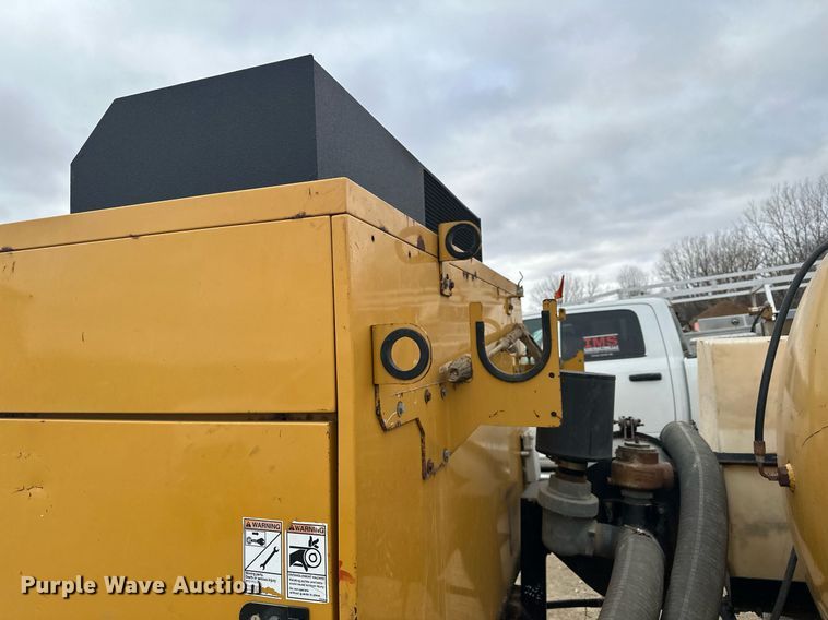 image for item DQ7403 2012 Vermeer V500LE-HD  vacuum excavator