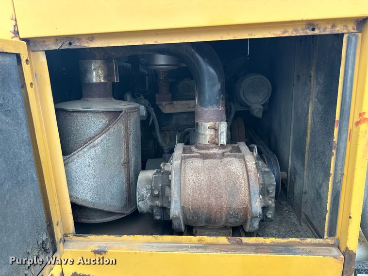 image for item DQ7403 2012 Vermeer V500LE-HD  vacuum excavator