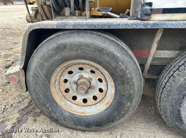 image for item DQ7403 2012 Vermeer V500LE-HD  vacuum excavator