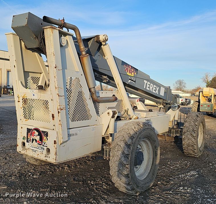 image for item DQ8494 2002 Terex TH842C  telehandler