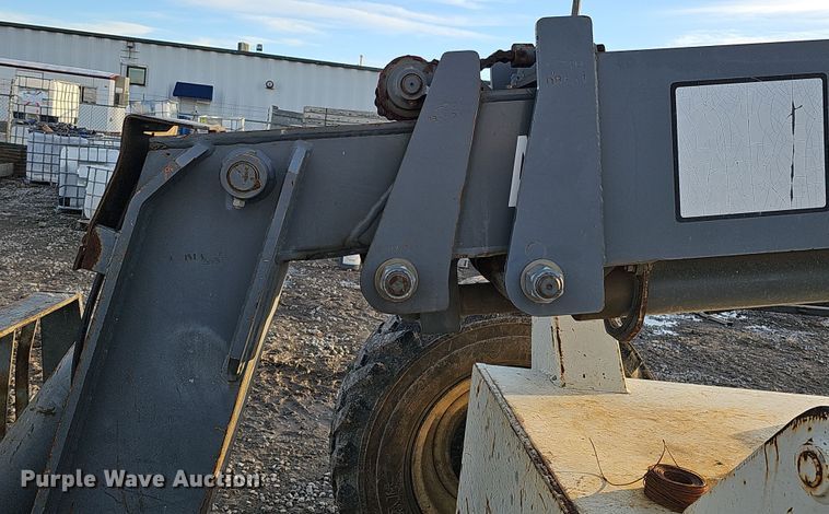image for item DQ8494 2002 Terex TH842C  telehandler