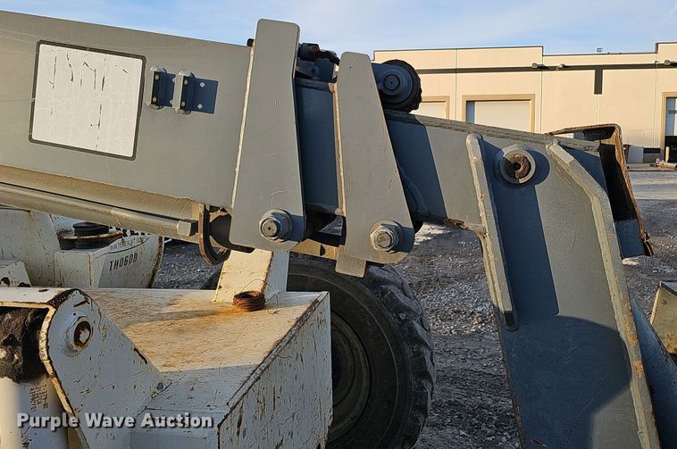 image for item DQ8494 2002 Terex TH842C  telehandler