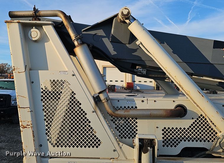 image for item DQ8494 2002 Terex TH842C  telehandler