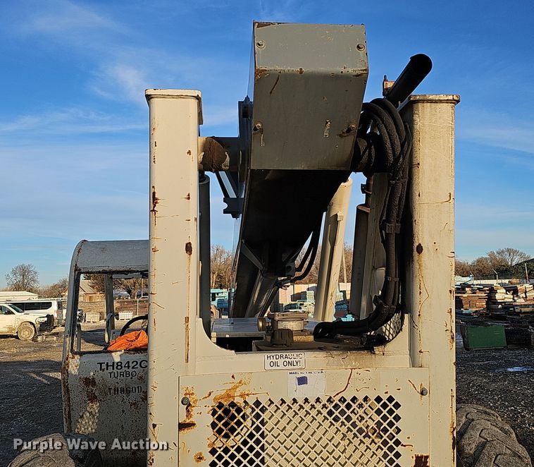 image for item DQ8494 2002 Terex TH842C  telehandler