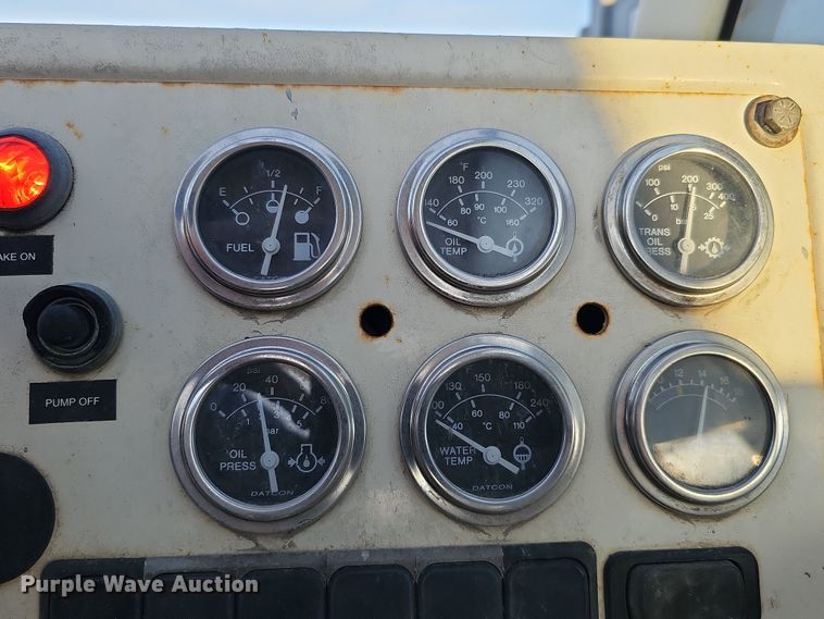 image for item DQ8494 2002 Terex TH842C  telehandler