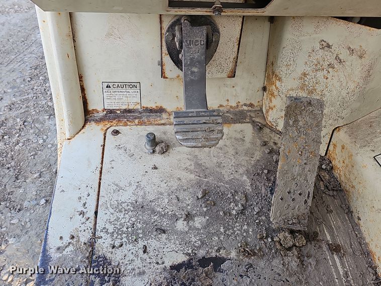 image for item DQ8494 2002 Terex TH842C  telehandler