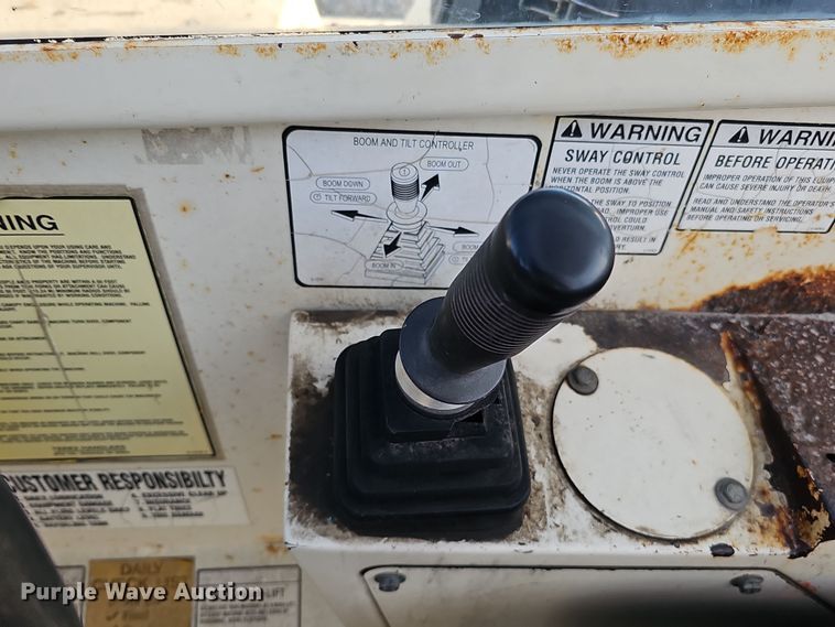 image for item DQ8494 2002 Terex TH842C  telehandler