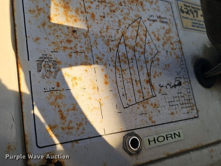 image for item DQ8494 2002 Terex TH842C  telehandler