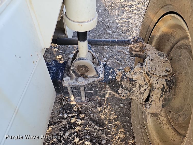 image for item DQ8494 2002 Terex TH842C  telehandler