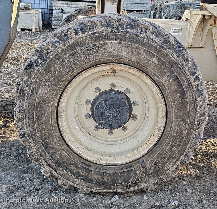 image for item DQ8494 2002 Terex TH842C  telehandler