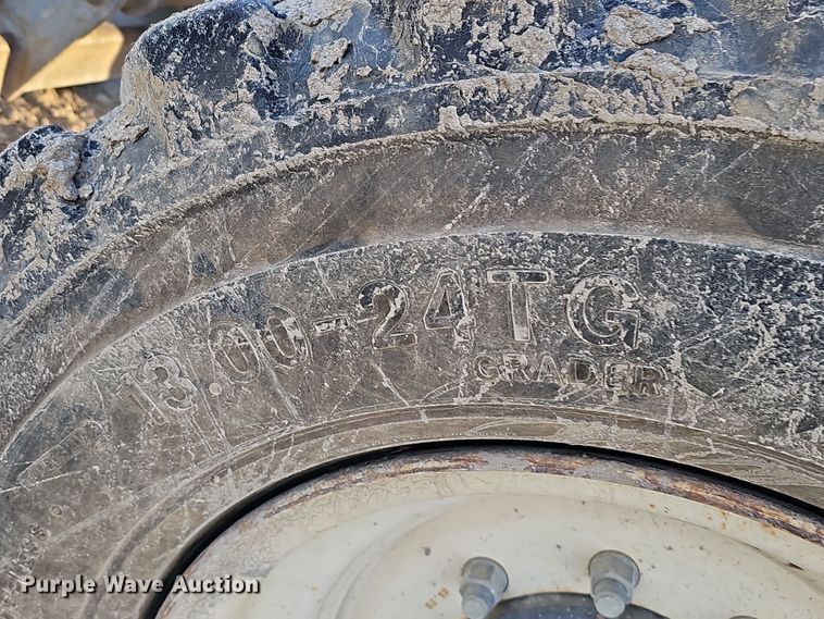 image for item DQ8494 2002 Terex TH842C  telehandler