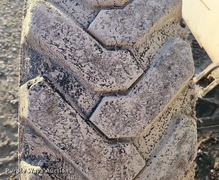 image for item DQ8494 2002 Terex TH842C  telehandler