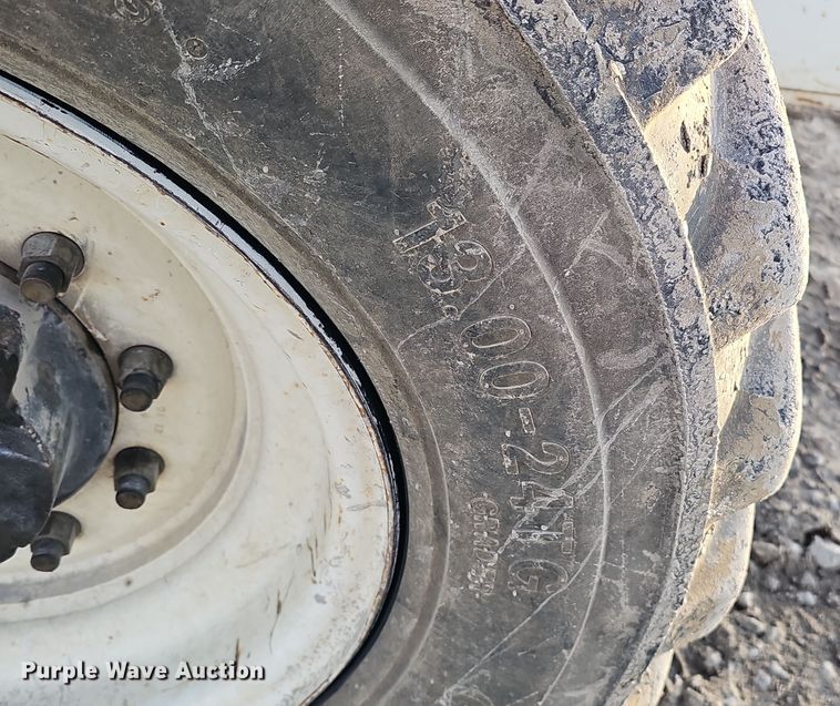 image for item DQ8494 2002 Terex TH842C  telehandler