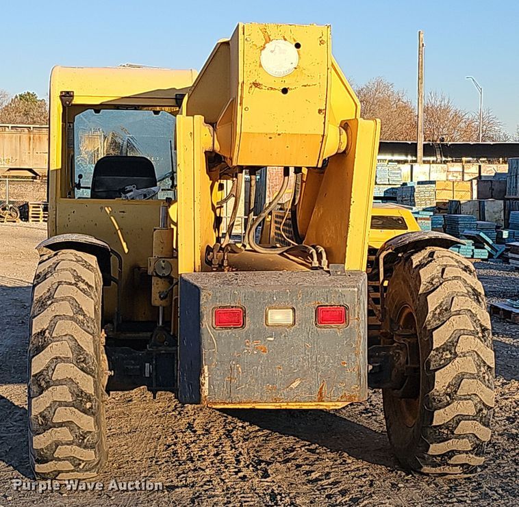 image for item DQ8504 2005 Gehl DL12H40  telehandler