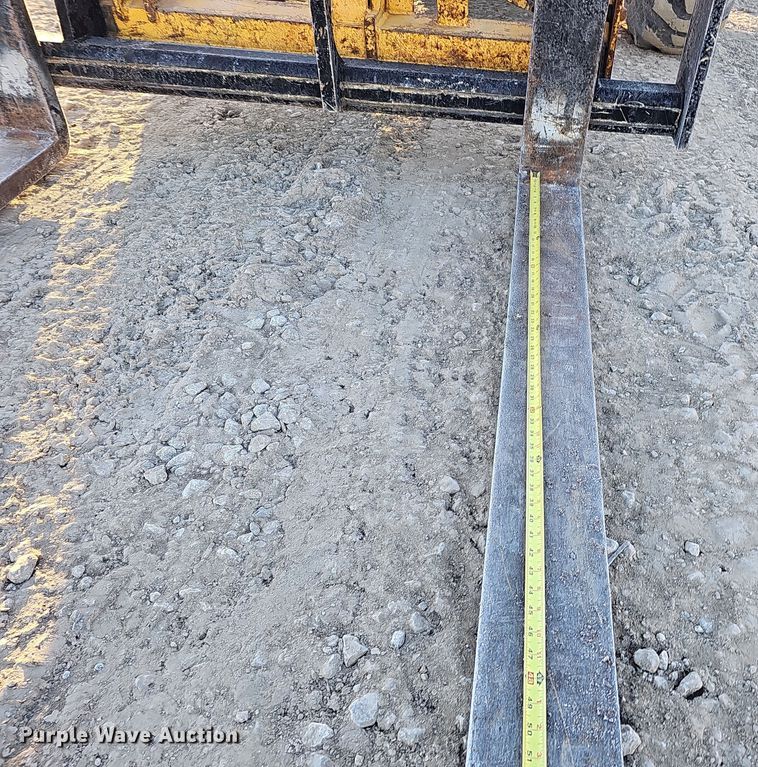 image for item DQ8504 2005 Gehl DL12H40  telehandler