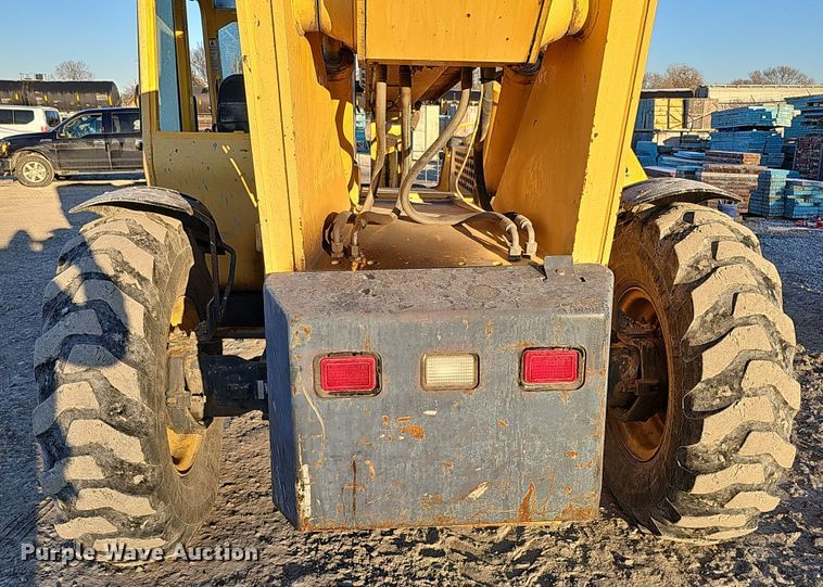 image for item DQ8504 2005 Gehl DL12H40  telehandler