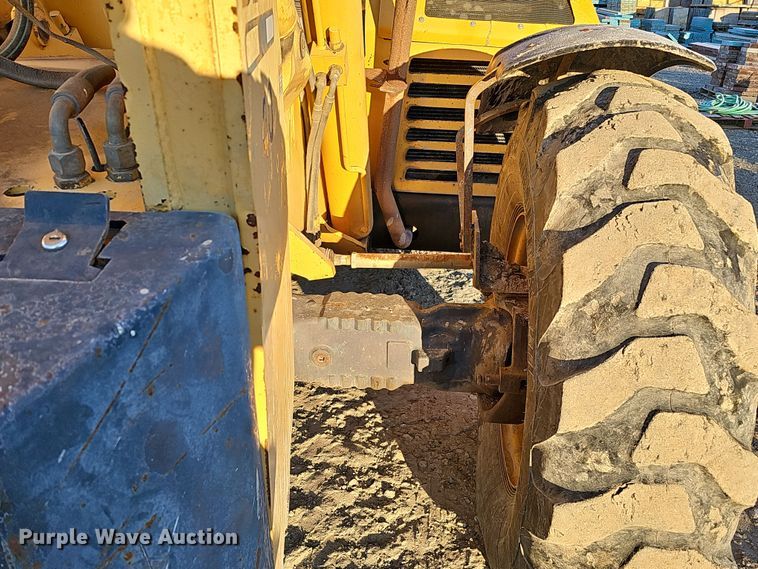 image for item DQ8504 2005 Gehl DL12H40  telehandler