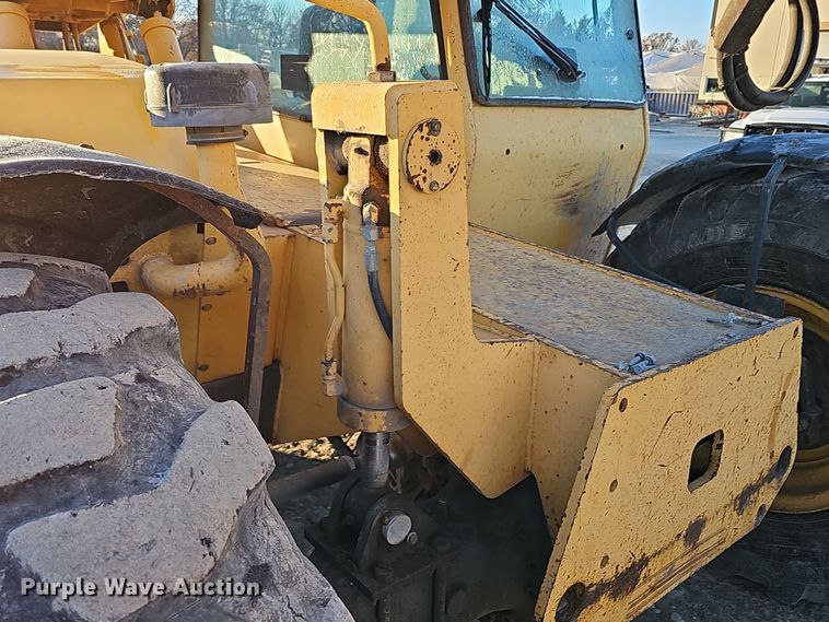 image for item DQ8504 2005 Gehl DL12H40  telehandler