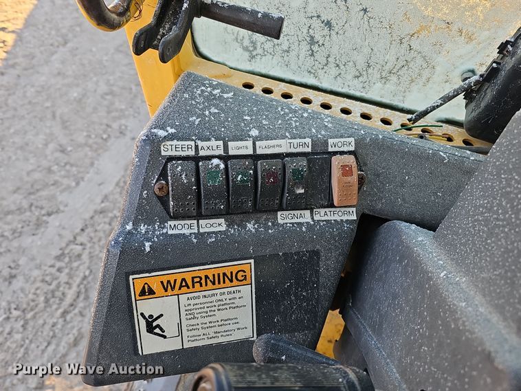 image for item DQ8504 2005 Gehl DL12H40  telehandler