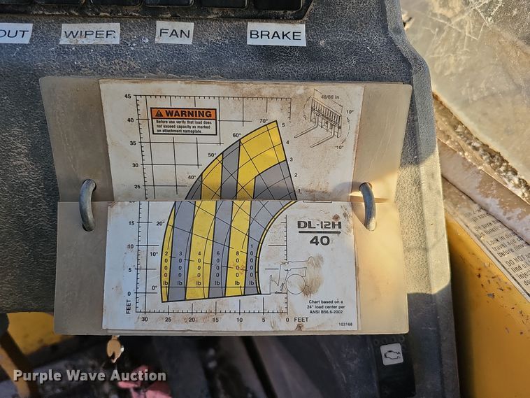 image for item DQ8504 2005 Gehl DL12H40  telehandler