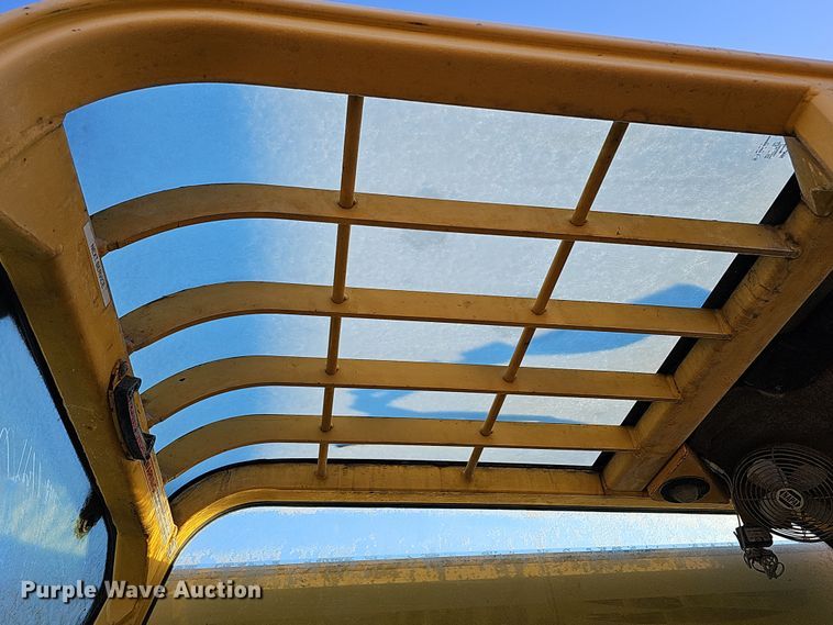 image for item DQ8504 2005 Gehl DL12H40  telehandler