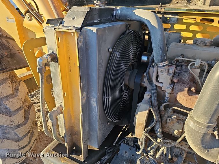 image for item DQ8504 2005 Gehl DL12H40  telehandler