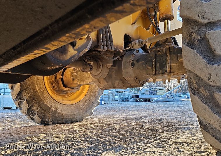 image for item DQ8504 2005 Gehl DL12H40  telehandler