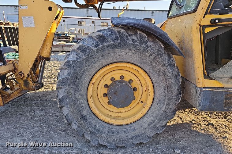 image for item DQ8504 2005 Gehl DL12H40  telehandler