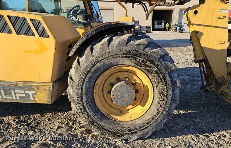 image for item DQ8504 2005 Gehl DL12H40  telehandler