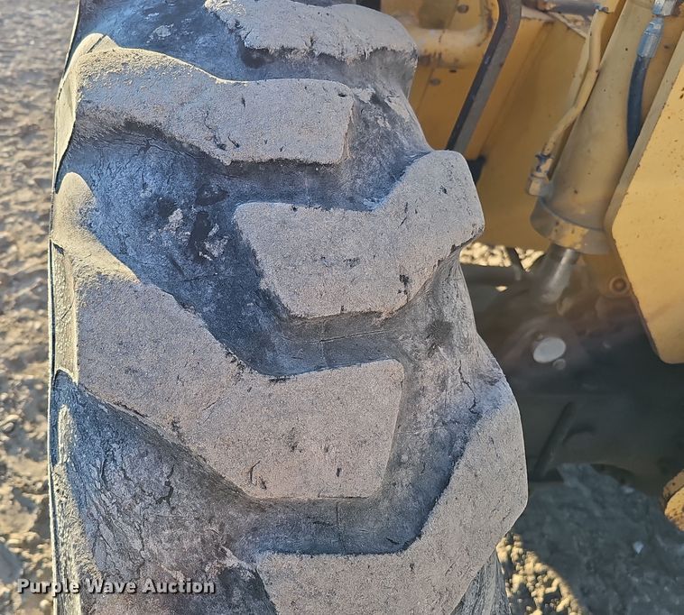 image for item DQ8504 2005 Gehl DL12H40  telehandler