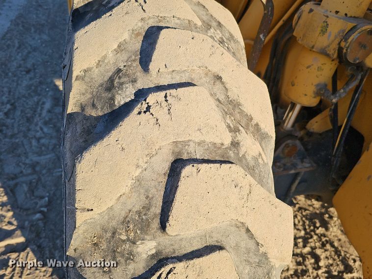 image for item DQ8504 2005 Gehl DL12H40  telehandler