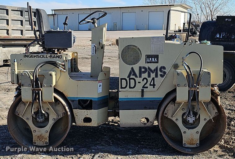 image for item DQ8511 1994 Ingersoll Rand DD-24  double drum vibratory roller
