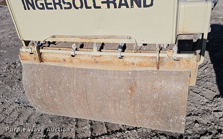 image for item DQ8511 1994 Ingersoll Rand DD-24  double drum vibratory roller