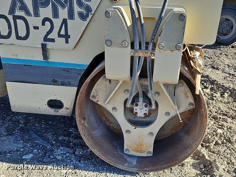 image for item DQ8511 1994 Ingersoll Rand DD-24  double drum vibratory roller