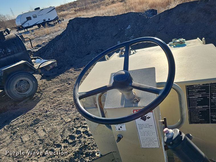 image for item DQ8511 1994 Ingersoll Rand DD-24  double drum vibratory roller