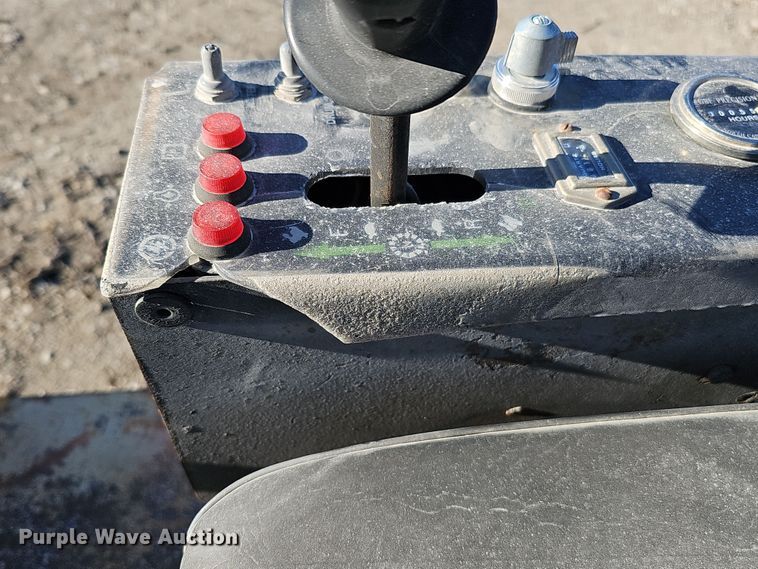 image for item DQ8511 1994 Ingersoll Rand DD-24  double drum vibratory roller