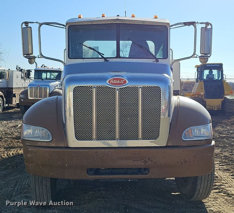 image for item DQ8521 2012 Peterbilt PB330  utility / service truck