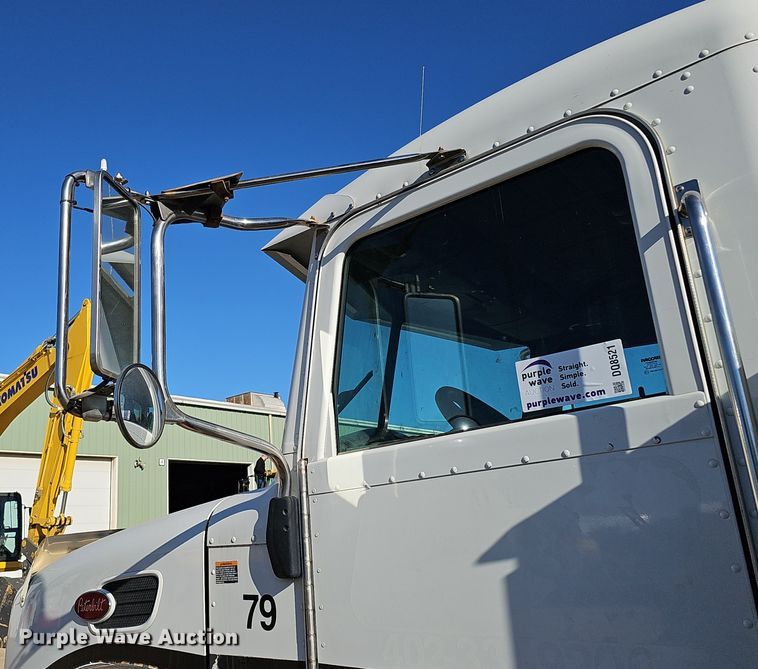 image for item DQ8521 2012 Peterbilt PB330  utility / service truck