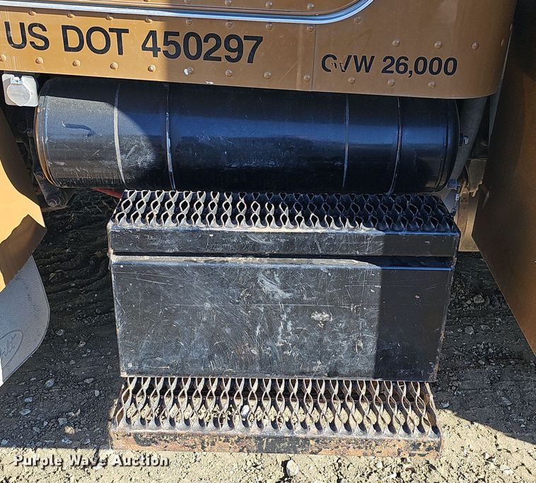 image for item DQ8521 2012 Peterbilt PB330  utility / service truck