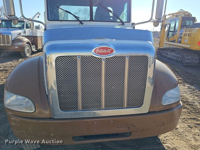 image for item DQ8521 2012 Peterbilt PB330  utility / service truck