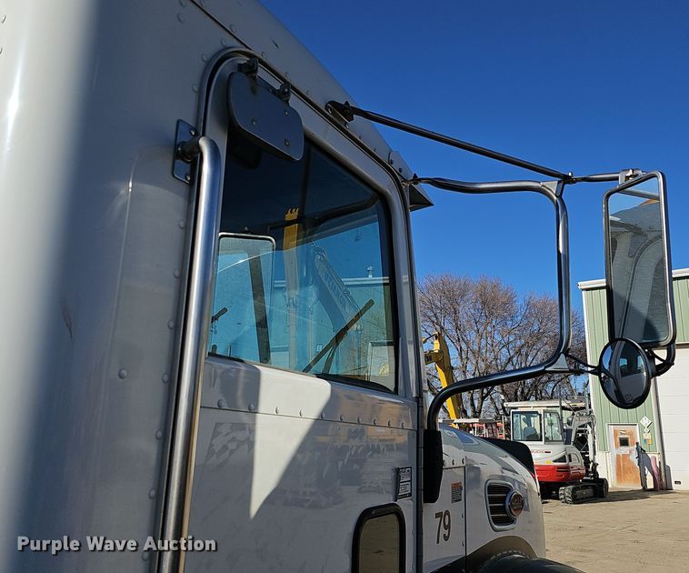 image for item DQ8521 2012 Peterbilt PB330  utility / service truck