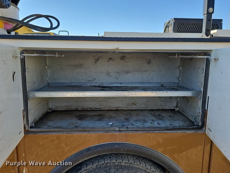 image for item DQ8521 2012 Peterbilt PB330  utility / service truck